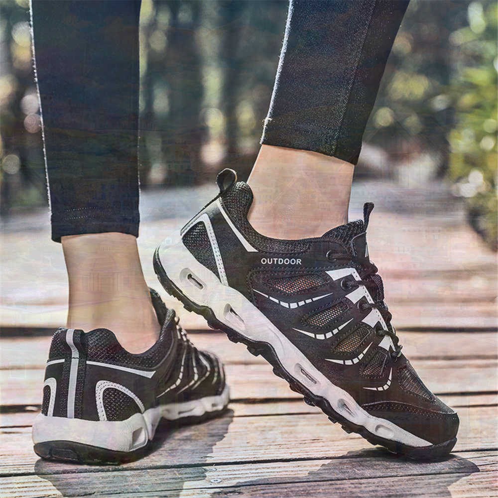 Sumer Round Tip Silver Sneaker - đánh giá và giá Street Fashion Name